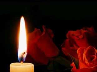 Траурная картинка - Горящая свеча и розы.jpg